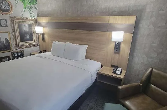 Western -chicagoland And Hotel