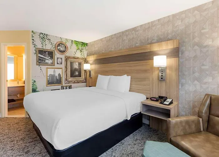Hotel Western -chicagoland And *